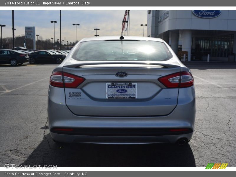 Ingot Silver / Charcoal Black 2014 Ford Fusion SE