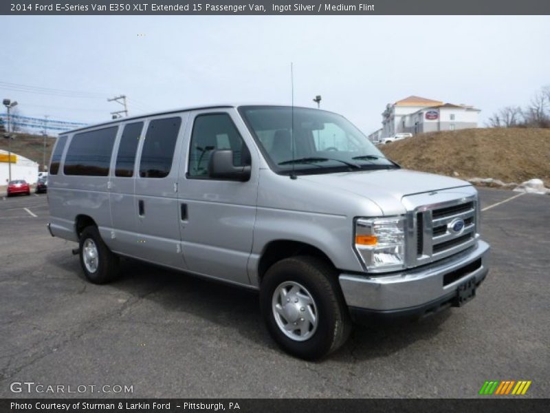 Front 3/4 View of 2014 E-Series Van E350 XLT Extended 15 Passenger Van