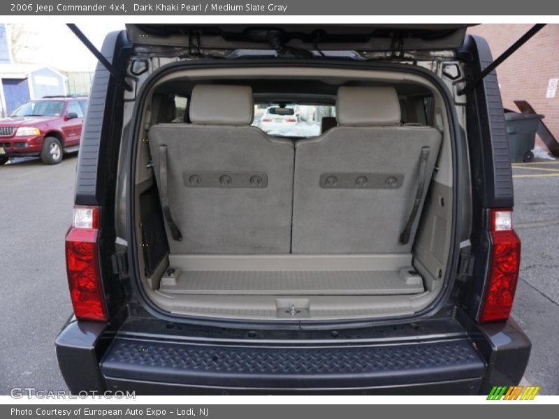 Dark Khaki Pearl / Medium Slate Gray 2006 Jeep Commander 4x4