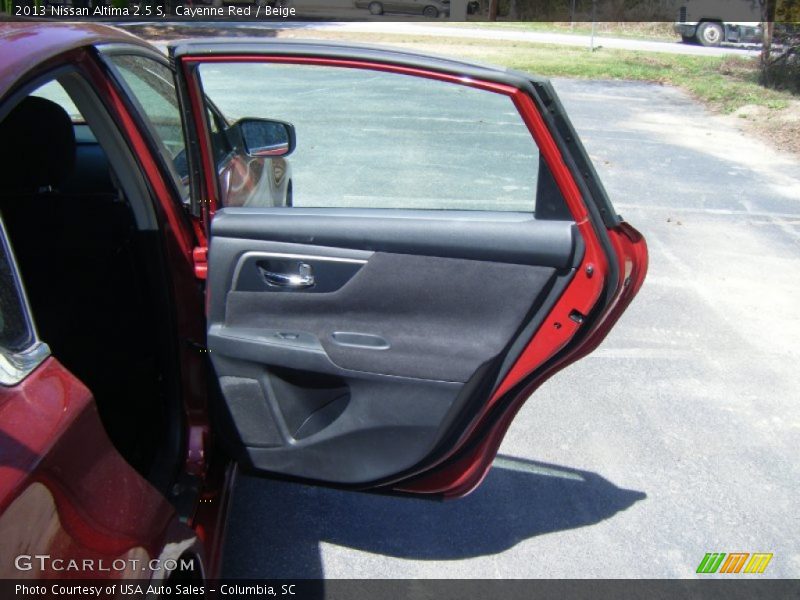 Cayenne Red / Beige 2013 Nissan Altima 2.5 S