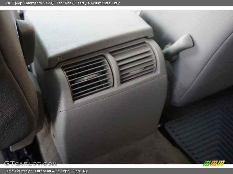 Dark Khaki Pearl / Medium Slate Gray 2006 Jeep Commander 4x4
