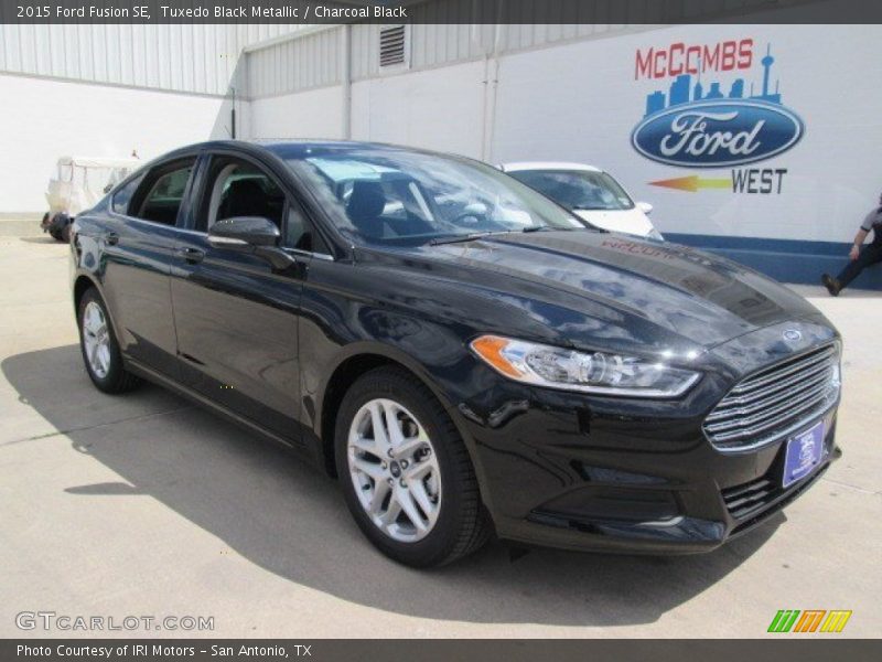 Tuxedo Black Metallic / Charcoal Black 2015 Ford Fusion SE