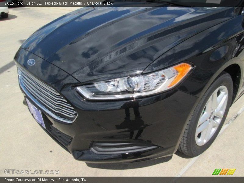 Tuxedo Black Metallic / Charcoal Black 2015 Ford Fusion SE