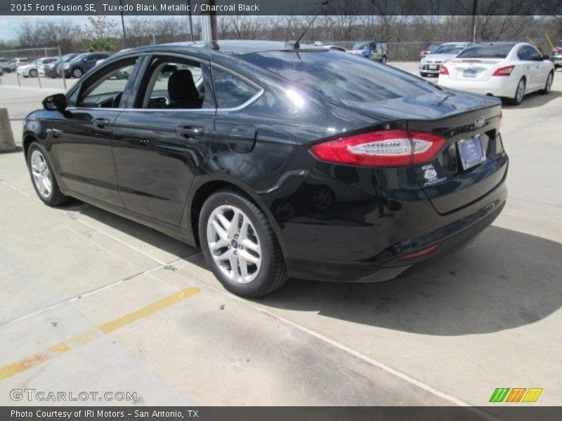Tuxedo Black Metallic / Charcoal Black 2015 Ford Fusion SE