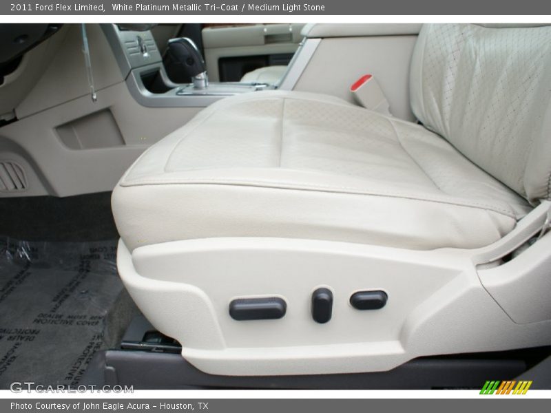 White Platinum Metallic Tri-Coat / Medium Light Stone 2011 Ford Flex Limited