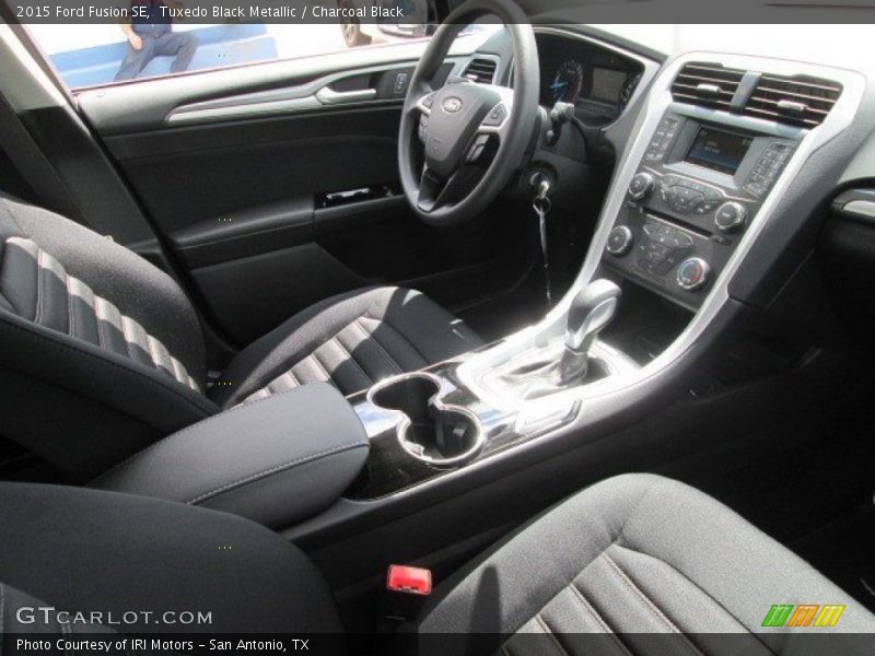 Tuxedo Black Metallic / Charcoal Black 2015 Ford Fusion SE