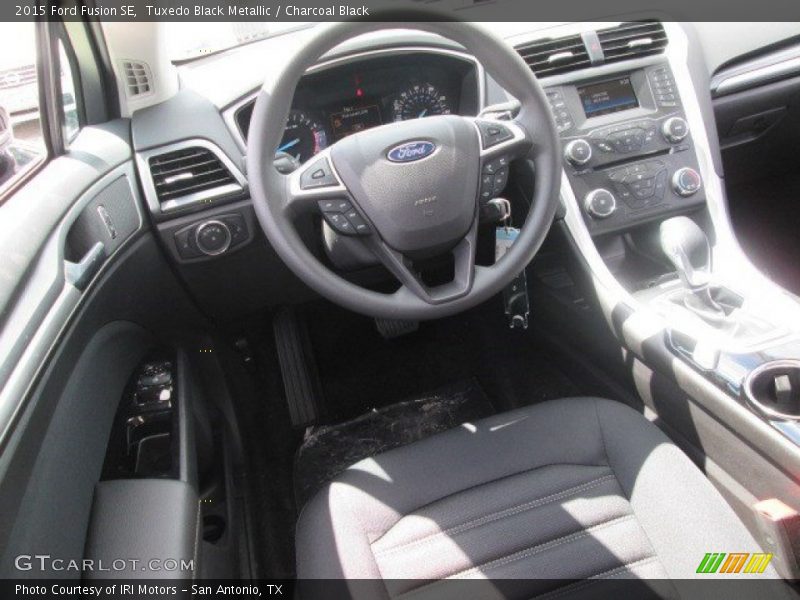 Tuxedo Black Metallic / Charcoal Black 2015 Ford Fusion SE