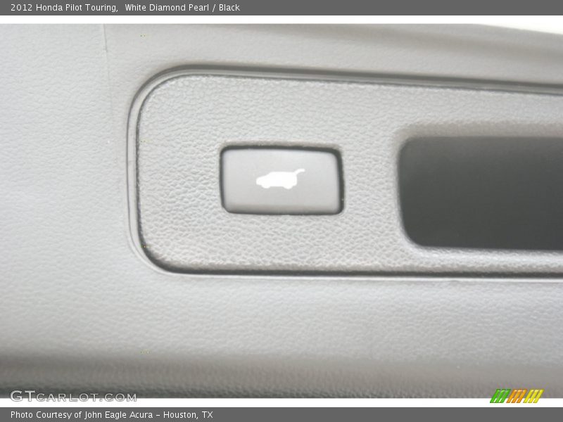 White Diamond Pearl / Black 2012 Honda Pilot Touring