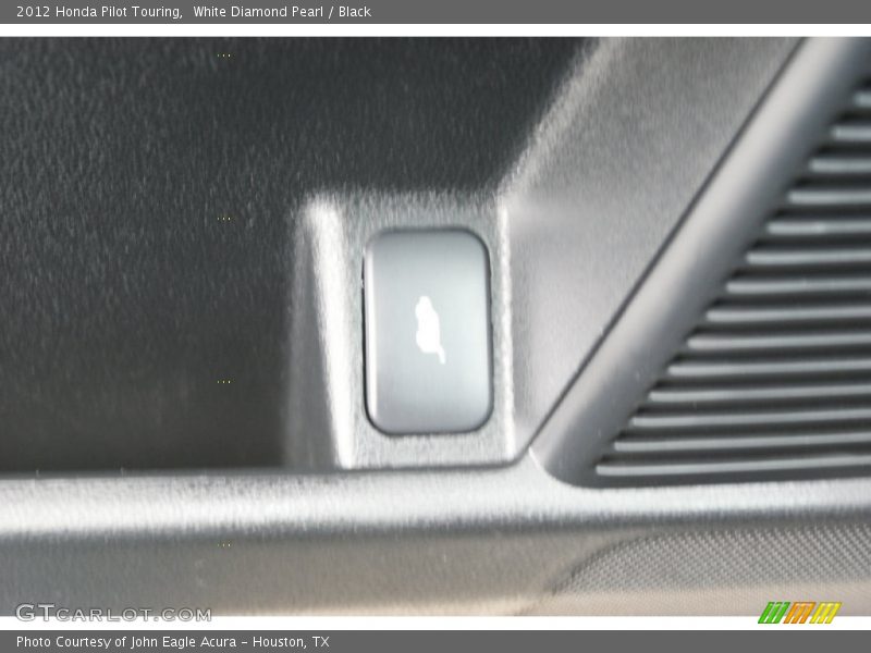 White Diamond Pearl / Black 2012 Honda Pilot Touring