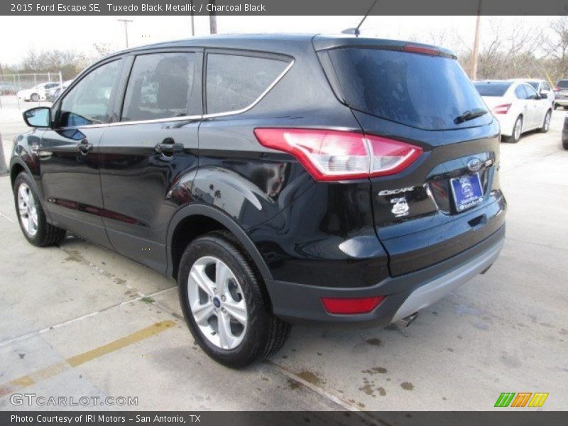 Tuxedo Black Metallic / Charcoal Black 2015 Ford Escape SE