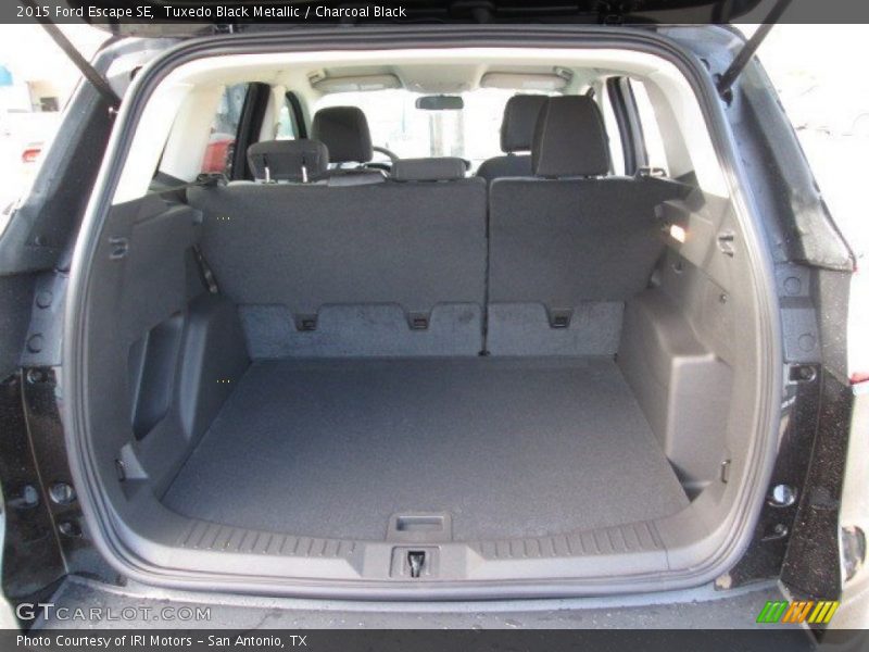 Tuxedo Black Metallic / Charcoal Black 2015 Ford Escape SE