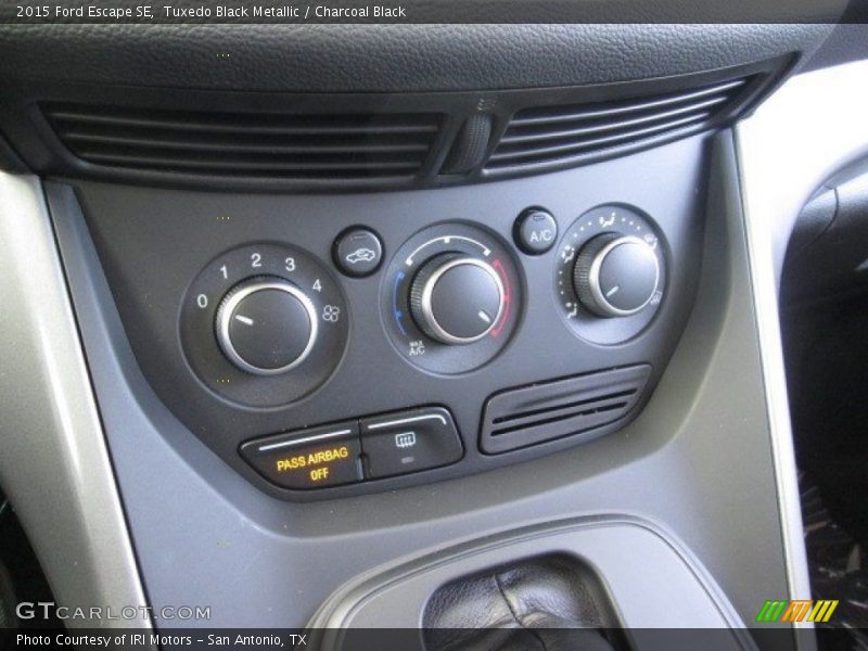Tuxedo Black Metallic / Charcoal Black 2015 Ford Escape SE