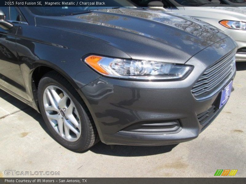 Magnetic Metallic / Charcoal Black 2015 Ford Fusion SE