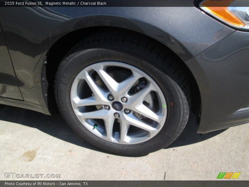 Magnetic Metallic / Charcoal Black 2015 Ford Fusion SE