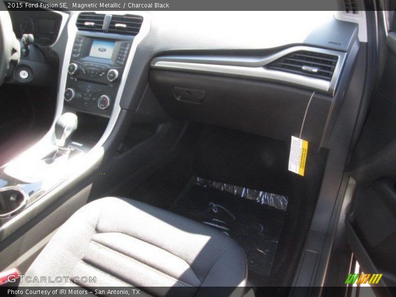 Magnetic Metallic / Charcoal Black 2015 Ford Fusion SE