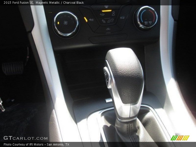 Magnetic Metallic / Charcoal Black 2015 Ford Fusion SE