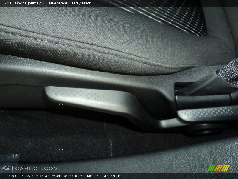 Blue Streak Pearl / Black 2015 Dodge Journey SE