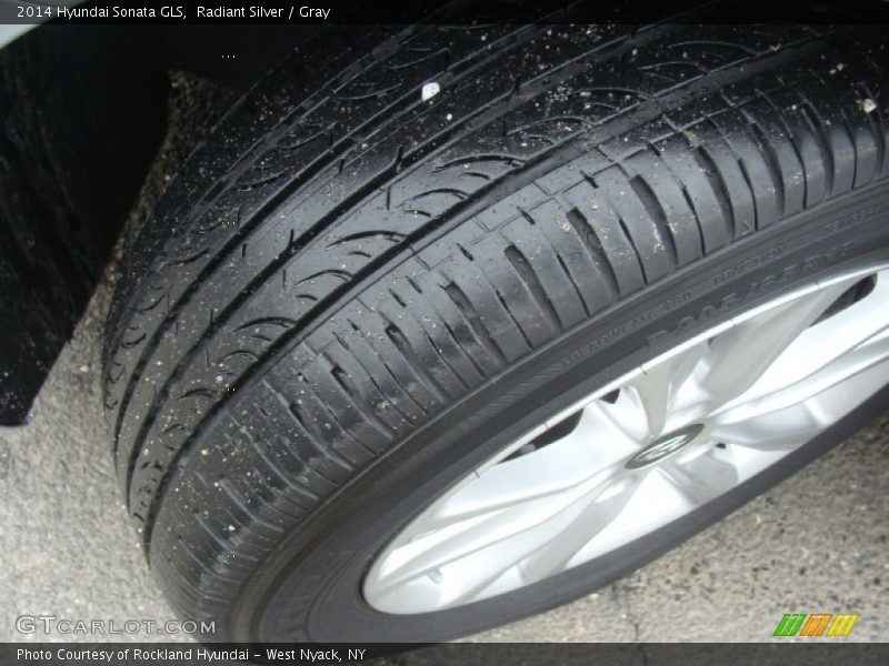 Radiant Silver / Gray 2014 Hyundai Sonata GLS