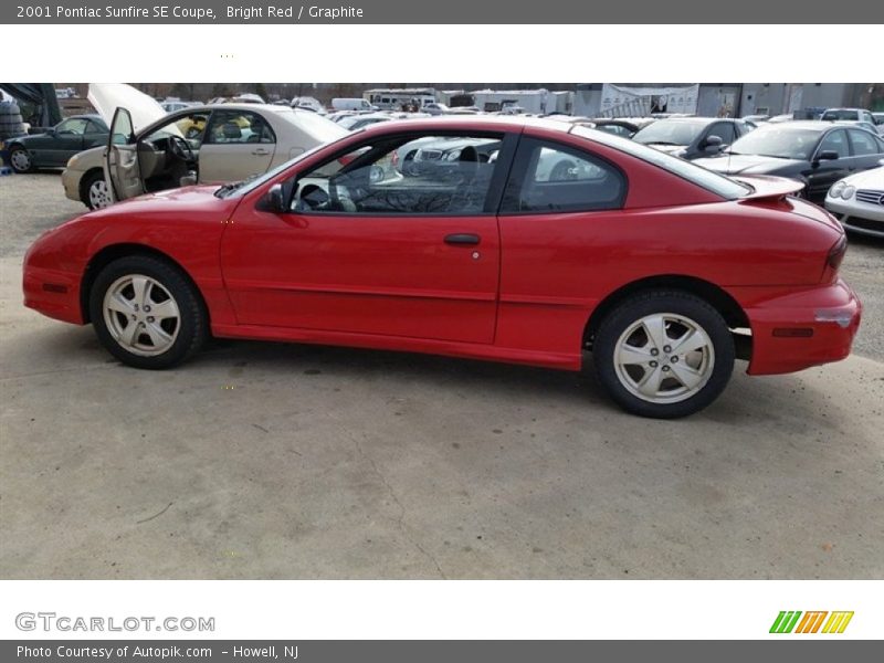 Bright Red / Graphite 2001 Pontiac Sunfire SE Coupe