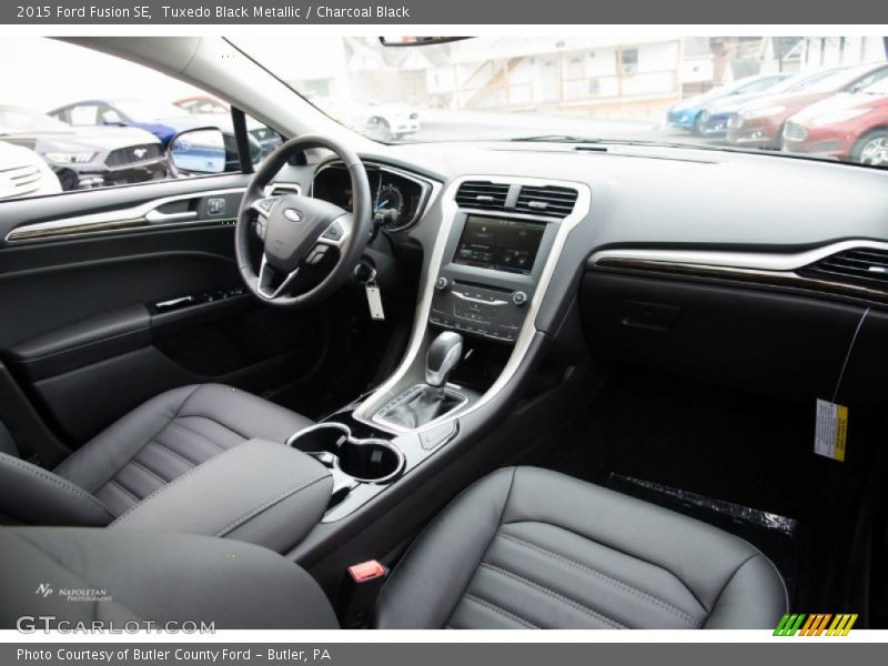 Tuxedo Black Metallic / Charcoal Black 2015 Ford Fusion SE