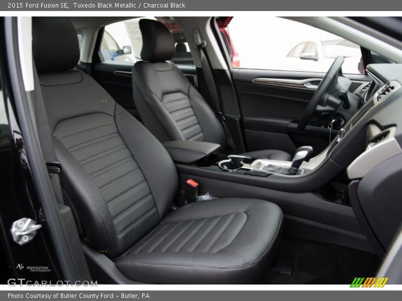 Tuxedo Black Metallic / Charcoal Black 2015 Ford Fusion SE