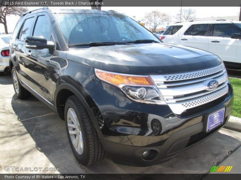 Tuxedo Black / Charcoal Black 2015 Ford Explorer XLT