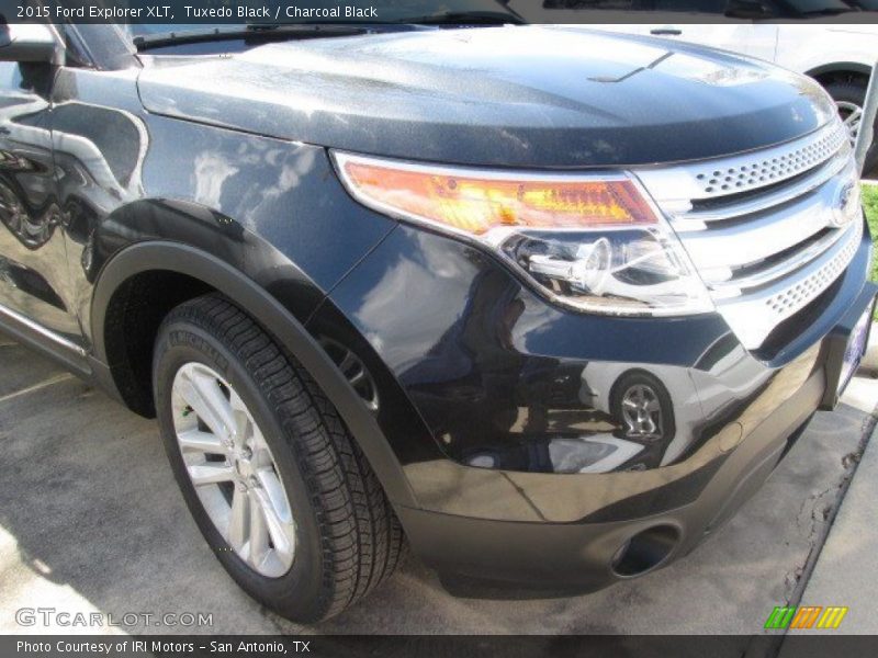 Tuxedo Black / Charcoal Black 2015 Ford Explorer XLT