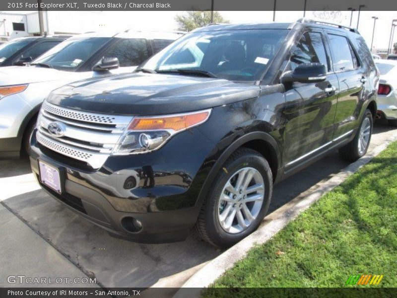 Tuxedo Black / Charcoal Black 2015 Ford Explorer XLT