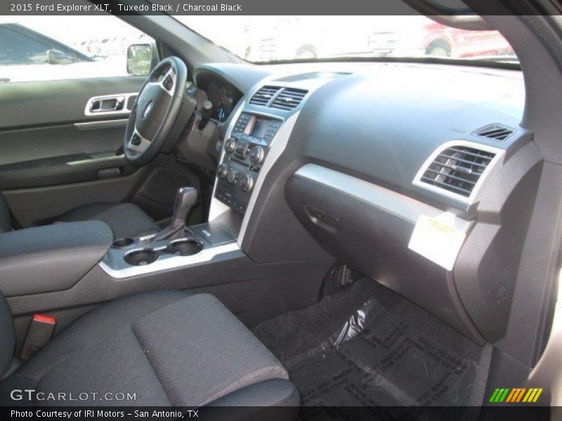 Tuxedo Black / Charcoal Black 2015 Ford Explorer XLT