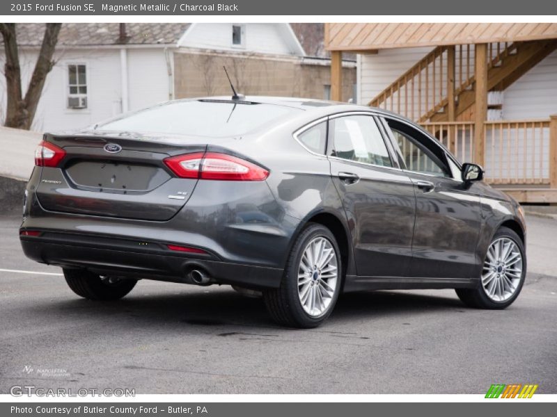 Magnetic Metallic / Charcoal Black 2015 Ford Fusion SE