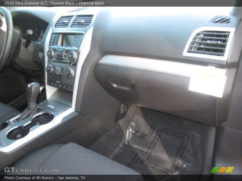 Tuxedo Black / Charcoal Black 2015 Ford Explorer XLT