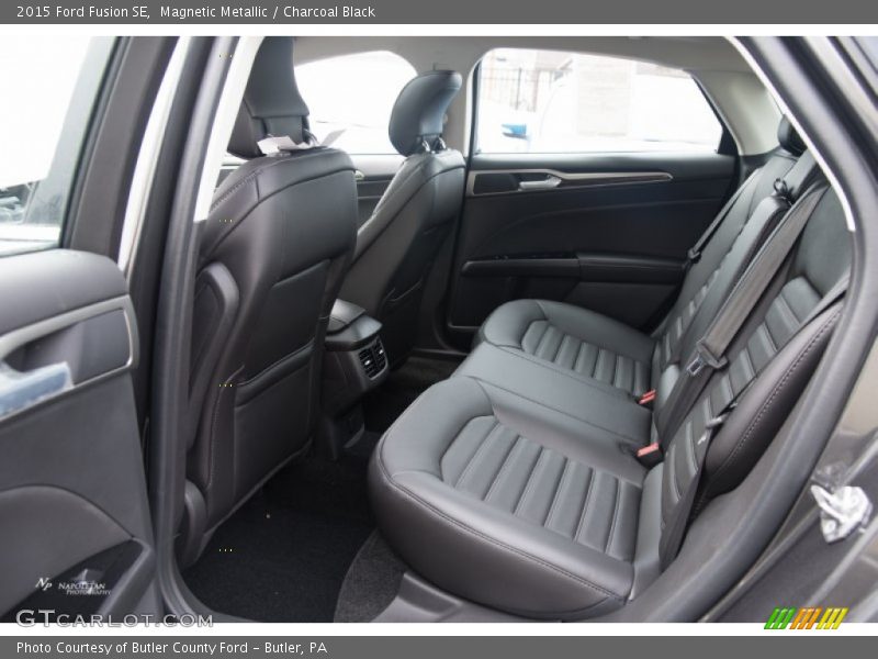 Magnetic Metallic / Charcoal Black 2015 Ford Fusion SE