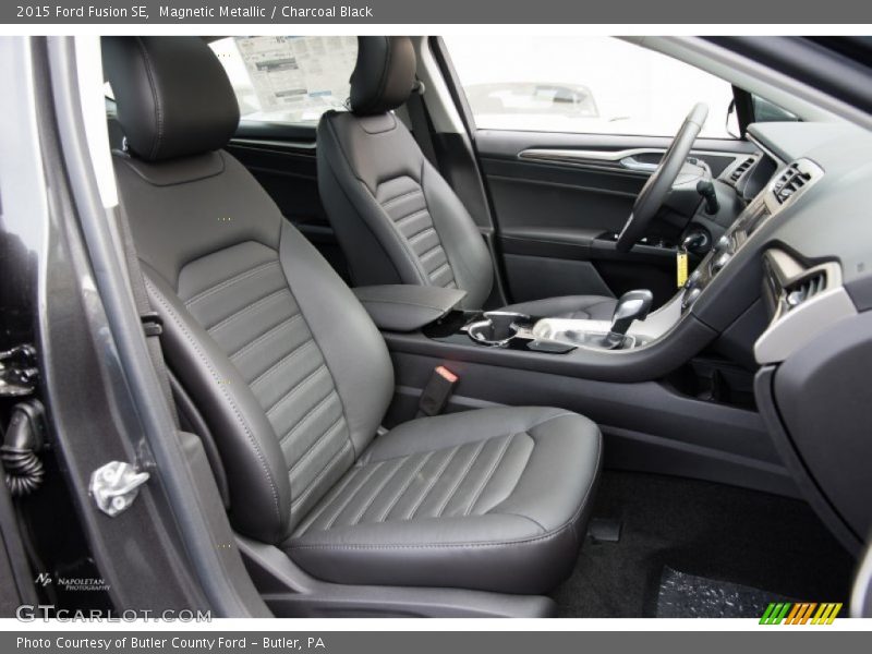 Magnetic Metallic / Charcoal Black 2015 Ford Fusion SE