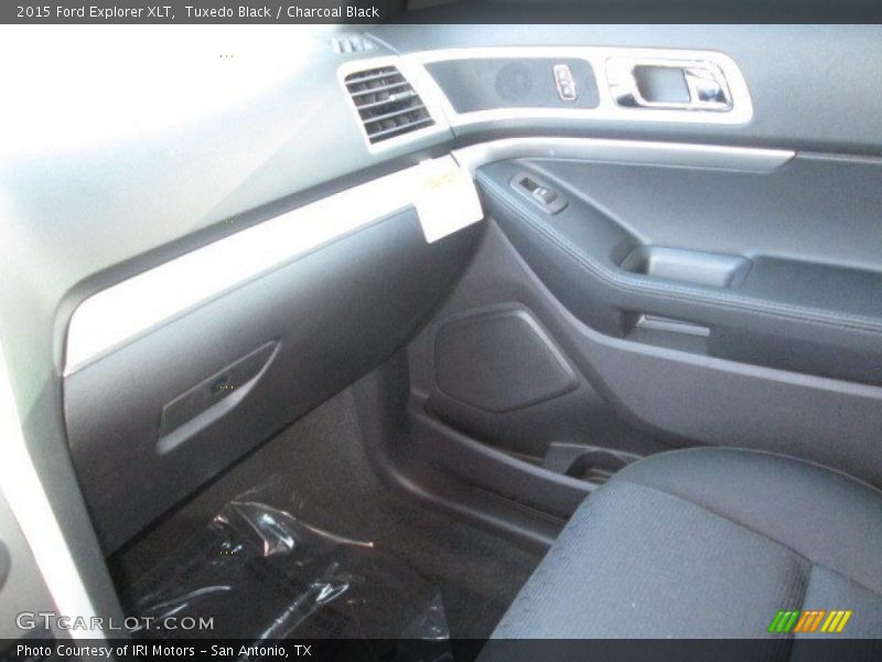 Tuxedo Black / Charcoal Black 2015 Ford Explorer XLT