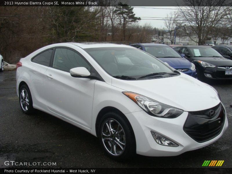 Front 3/4 View of 2013 Elantra Coupe SE