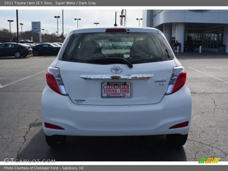 Super White / Dark Gray 2013 Toyota Yaris SE 5 Door