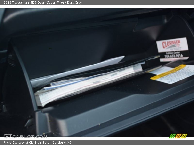 Super White / Dark Gray 2013 Toyota Yaris SE 5 Door