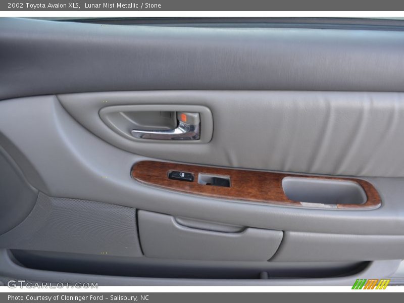 Lunar Mist Metallic / Stone 2002 Toyota Avalon XLS