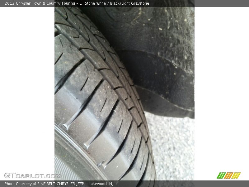 Stone White / Black/Light Graystone 2013 Chrysler Town & Country Touring - L