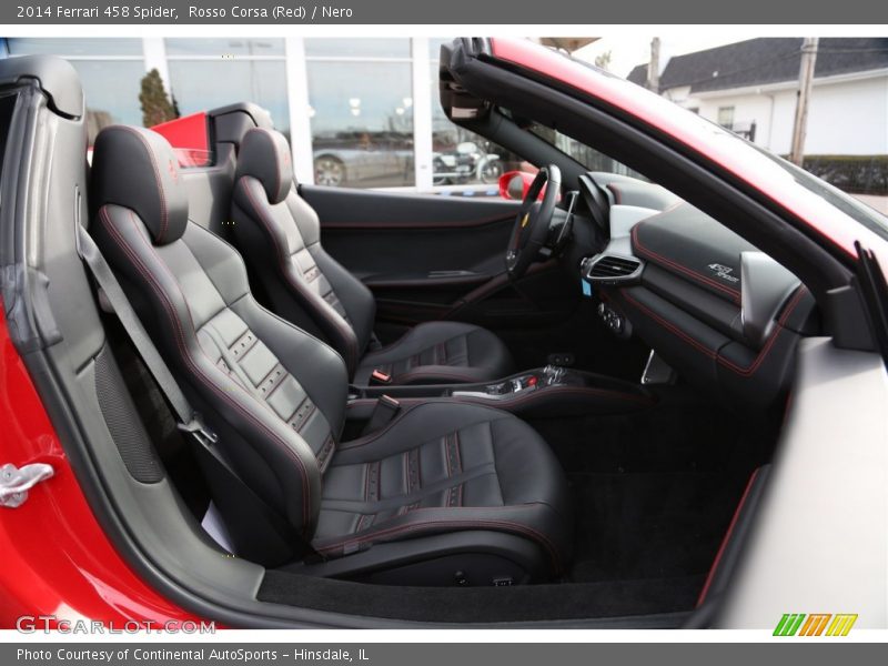  2014 458 Spider Nero Interior