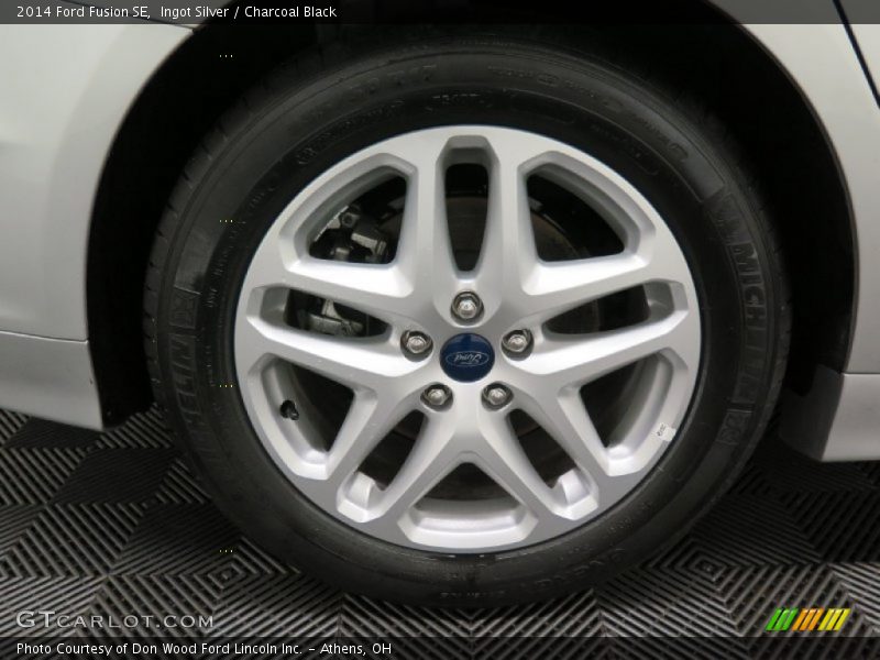 Ingot Silver / Charcoal Black 2014 Ford Fusion SE