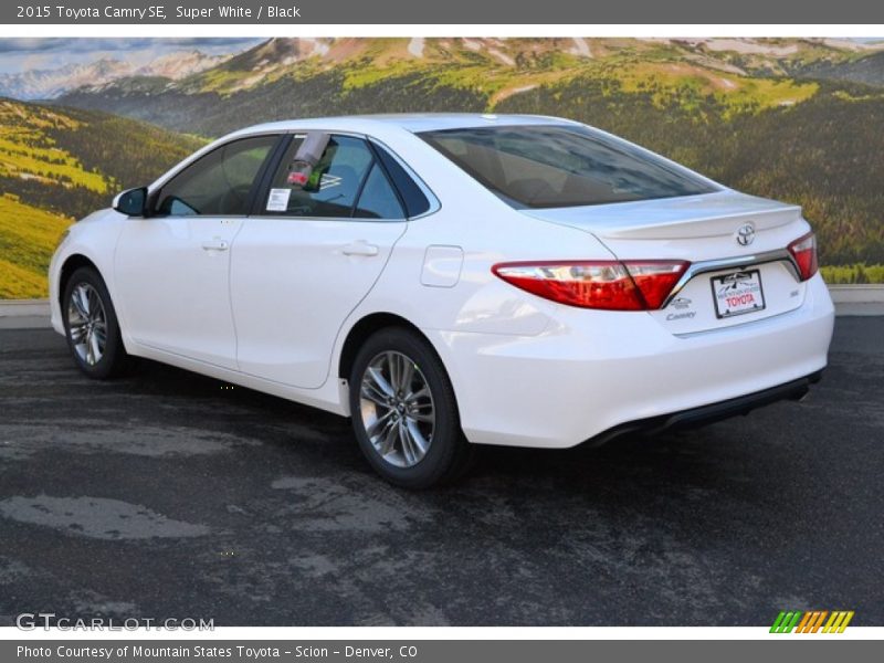 Super White / Black 2015 Toyota Camry SE