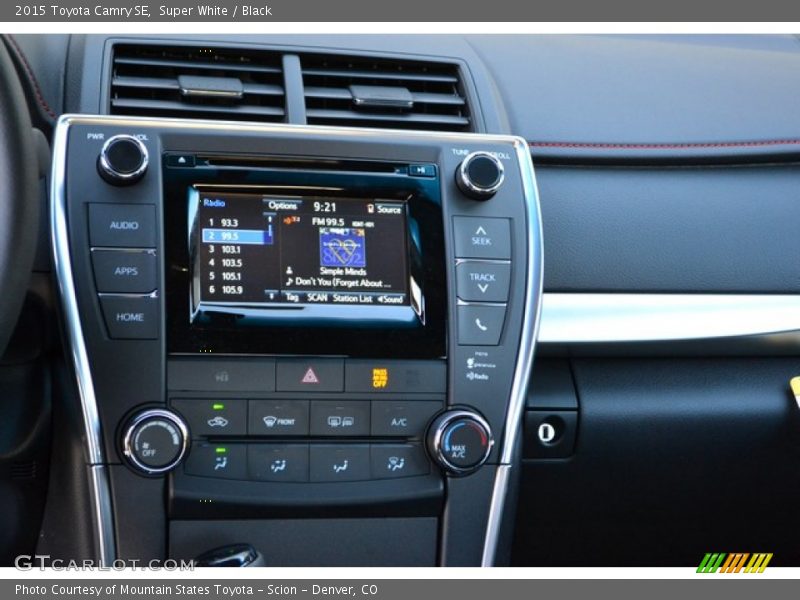 Super White / Black 2015 Toyota Camry SE