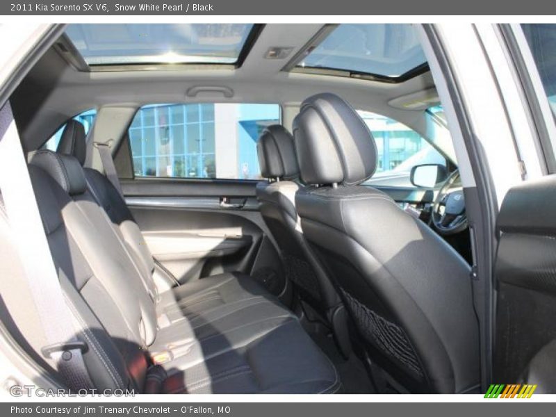 Snow White Pearl / Black 2011 Kia Sorento SX V6