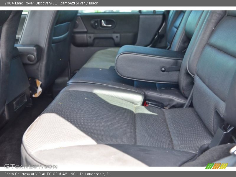 Zambezi Silver / Black 2004 Land Rover Discovery SE