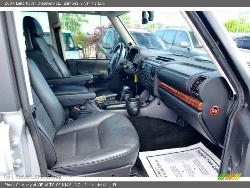 Zambezi Silver / Black 2004 Land Rover Discovery SE