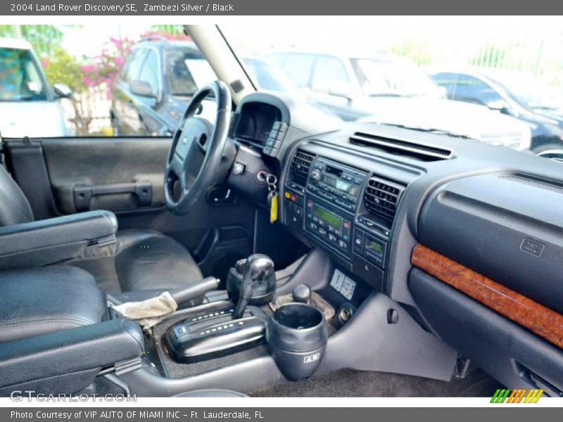 Zambezi Silver / Black 2004 Land Rover Discovery SE