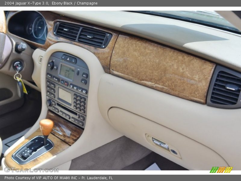 Dashboard of 2004 X-Type 3.0