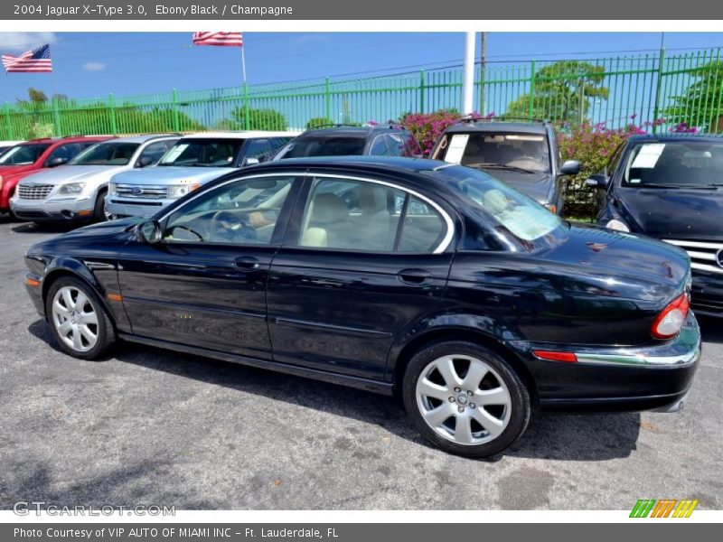Ebony Black / Champagne 2004 Jaguar X-Type 3.0