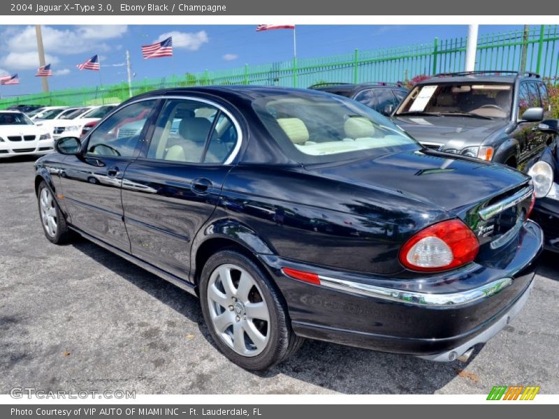 Ebony Black / Champagne 2004 Jaguar X-Type 3.0